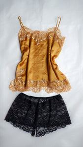 Large Satin Toowith Gift " matching Lace Skirt